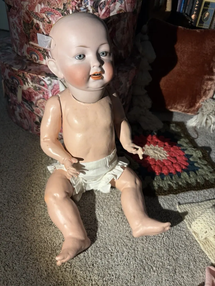Hertel Schwab 152 doll without clothing, full view.